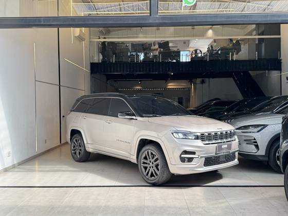 JEEP COMMANDER 2.0 HURRICANE 4 TURBO GASOLINA OVERLAND AT9 JEEP COMMANDER 2.0 HURRICANE 4 TURBO GASOLINA OVERLAND AT9